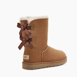 UGG Women’s Bailey II Bow Chestnut Boots
